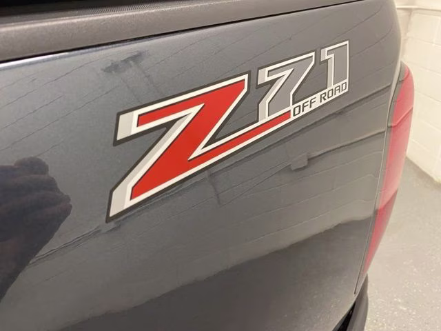 2019 Shadow Gray Metallic Chevrolet Colorado Z71 4X4 Truck