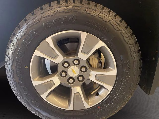 2019 Shadow Gray Metallic Chevrolet Colorado Z71 4X4 Truck