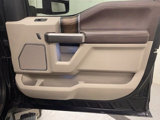 2019 Black Metallic Ford Super Duty F-250 SRW Limited 4X4 Truck