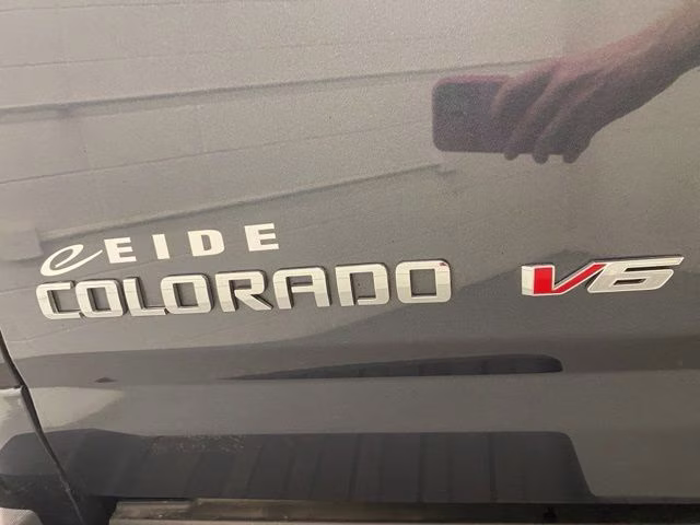 2019 Shadow Gray Metallic Chevrolet Colorado Z71 4X4 Truck