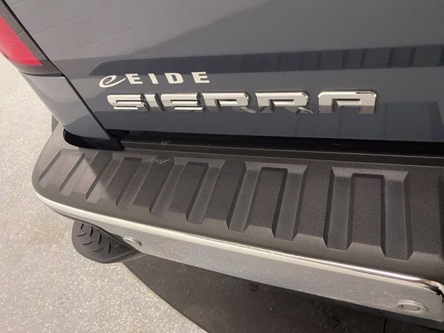2015 Light Steel Gray Metallic GMC Sierra 1500 SLT 4X4 Truck