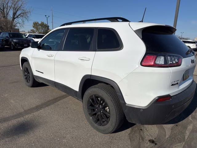 2023 Bright White Clearcoat Jeep Cherokee Altitude 4X4 SUV