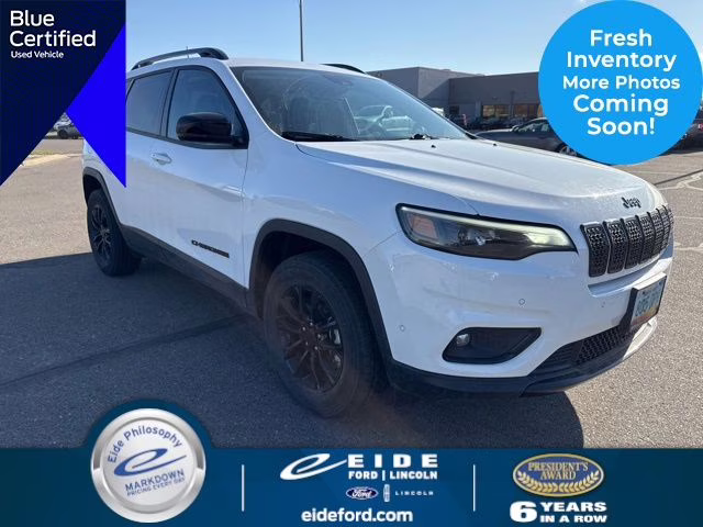 2023 Bright White Clearcoat Jeep Cherokee Altitude 4X4 SUV
