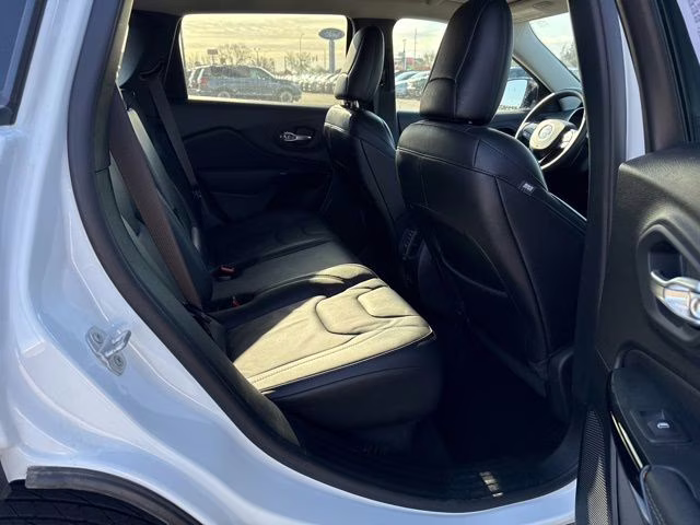 2023 Bright White Clearcoat Jeep Cherokee Altitude 4X4 SUV