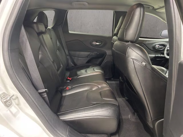 2023 Bright White Clearcoat Jeep Cherokee Altitude 4X4 SUV