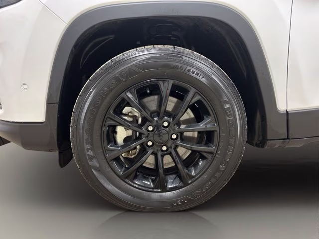 2023 Bright White Clearcoat Jeep Cherokee Altitude 4X4 SUV