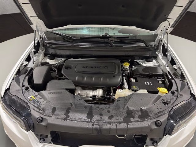 2023 Bright White Clearcoat Jeep Cherokee Altitude 4X4 SUV