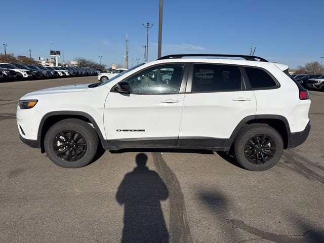2023 Bright White Clearcoat Jeep Cherokee Altitude 4X4 SUV