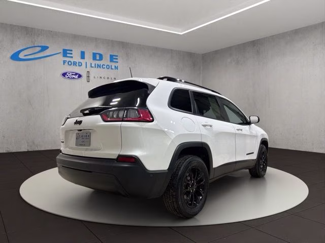 2023 Bright White Clearcoat Jeep Cherokee Altitude 4X4 SUV
