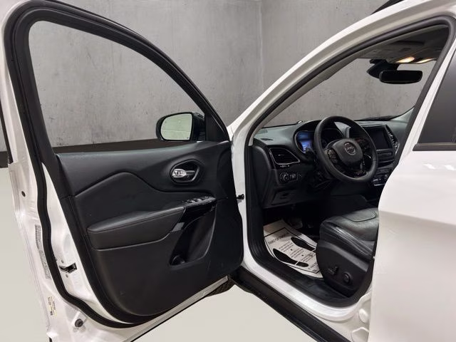 2023 Bright White Clearcoat Jeep Cherokee Altitude 4X4 SUV