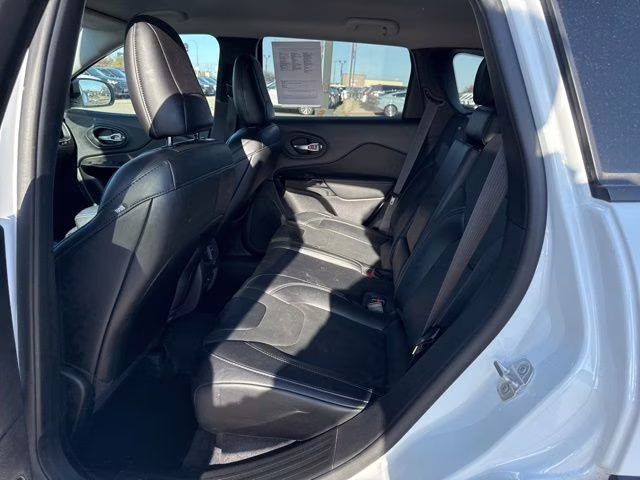 2023 Bright White Clearcoat Jeep Cherokee Altitude 4X4 SUV
