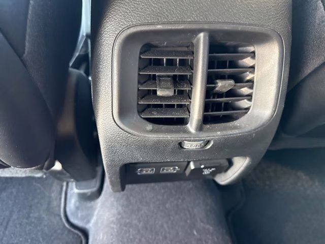 2023 Bright White Clearcoat Jeep Cherokee Altitude 4X4 SUV