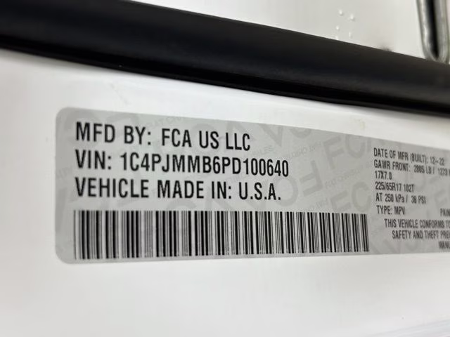 2023 Bright White Clearcoat Jeep Cherokee Altitude 4X4 SUV