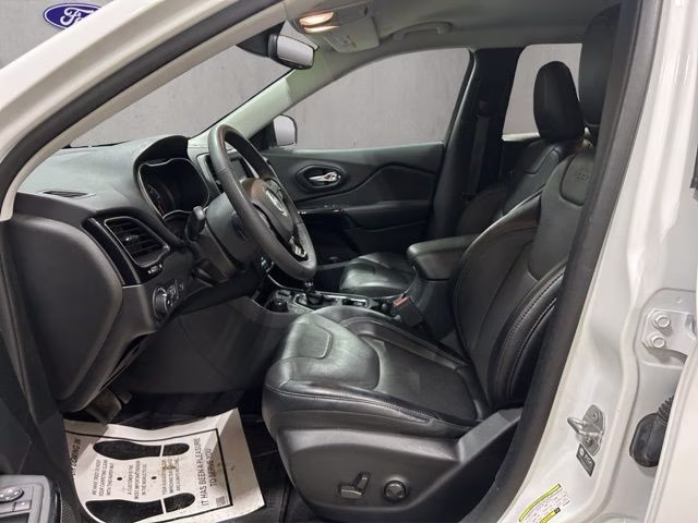 2023 Bright White Clearcoat Jeep Cherokee Altitude 4X4 SUV