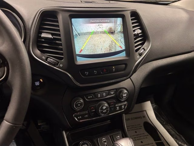 2023 Bright White Clearcoat Jeep Cherokee Altitude 4X4 SUV