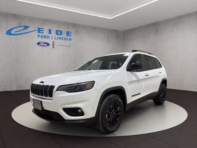2023 Bright White Clearcoat Jeep Cherokee Altitude 4X4 SUV