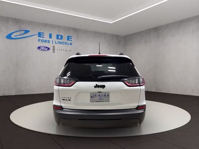 2023 Bright White Clearcoat Jeep Cherokee Altitude 4X4 SUV