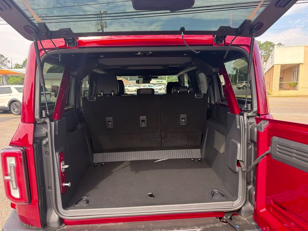 2026 Ruby Red Metallic Tinted Clearcoat Ford Bronco Outer Banks 4X4 SUV