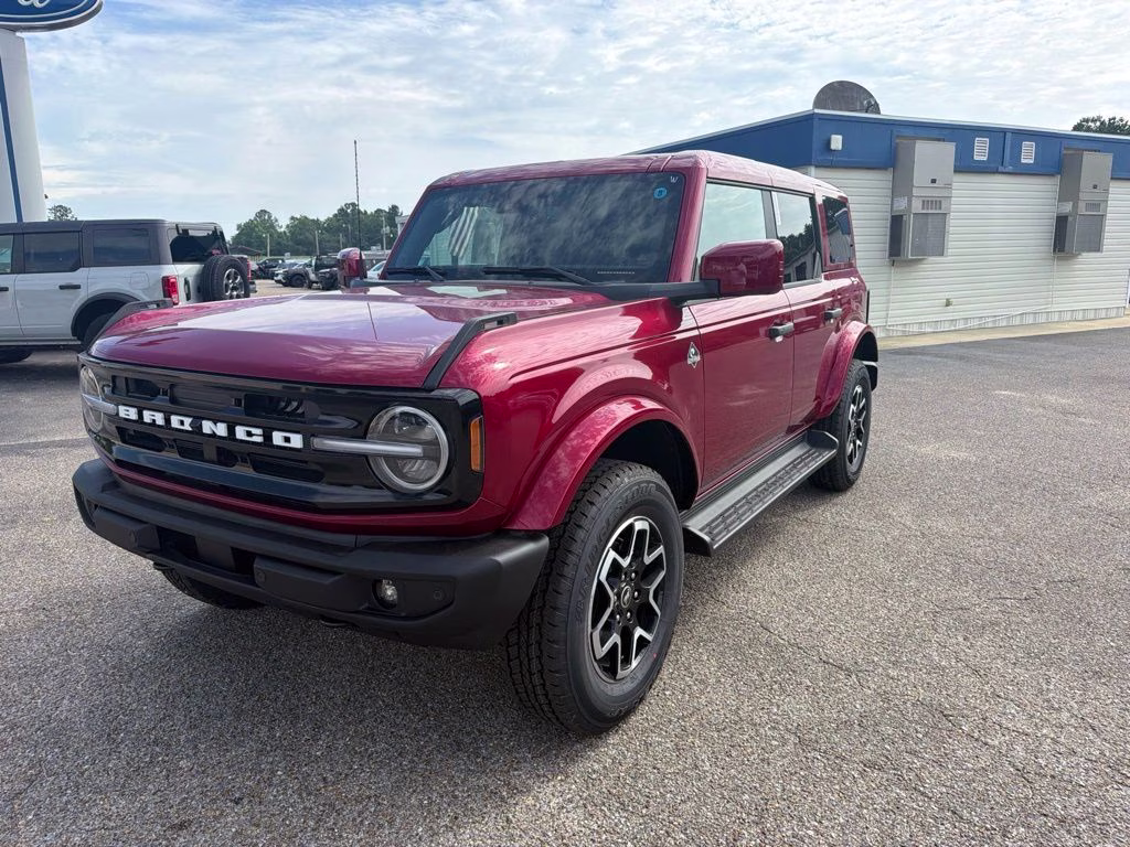 2026 Ruby Red Metallic Tinted Clearcoat Ford Bronco Outer Banks 4X4 SUV