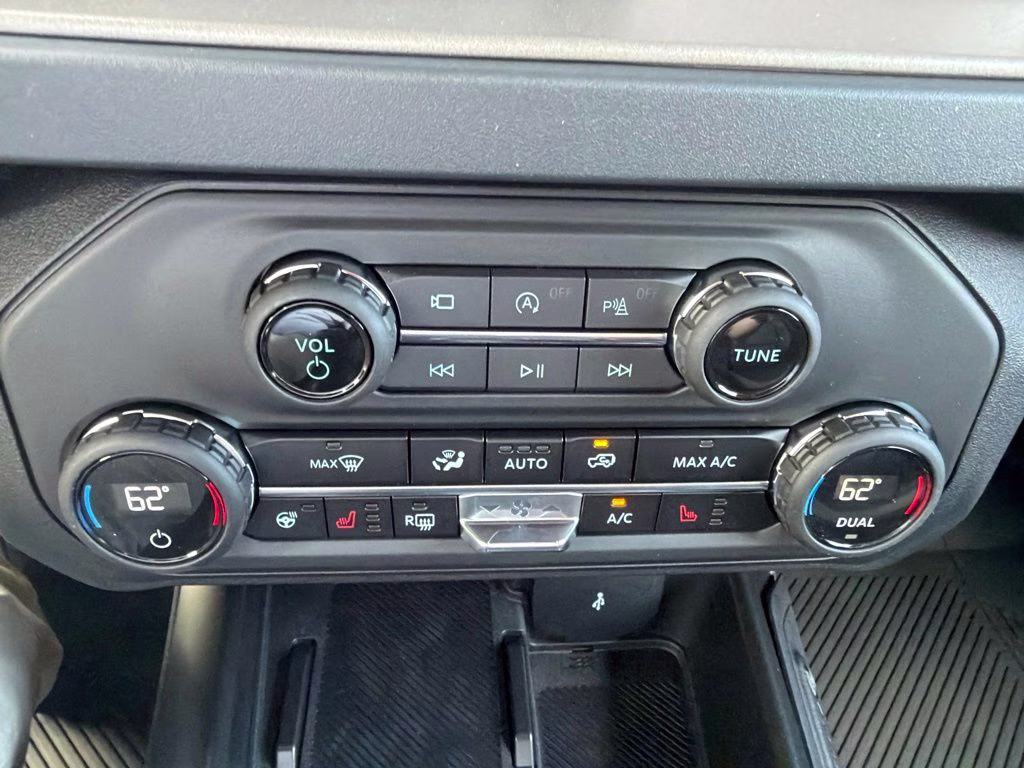 2026 Ruby Red Metallic Tinted Clearcoat Ford Bronco Outer Banks 4X4 SUV