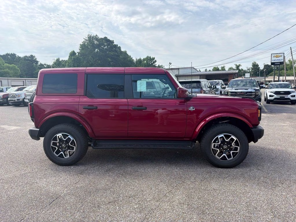 2026 Ruby Red Metallic Tinted Clearcoat Ford Bronco Outer Banks 4X4 SUV