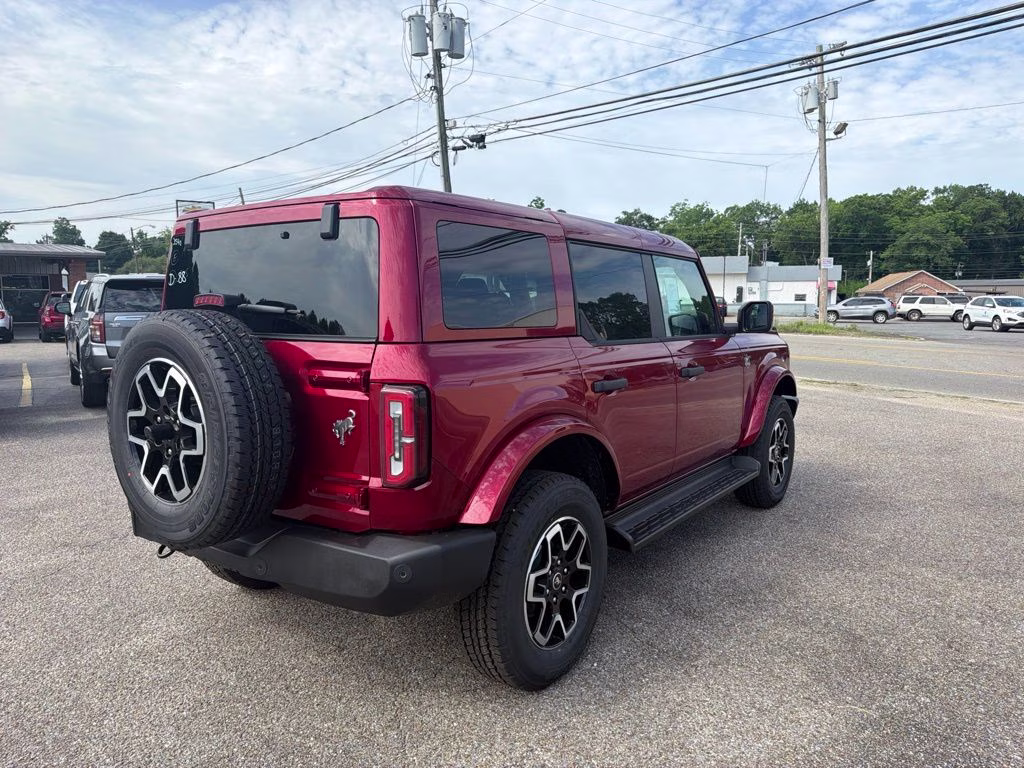2026 Ruby Red Metallic Tinted Clearcoat Ford Bronco Outer Banks 4X4 SUV