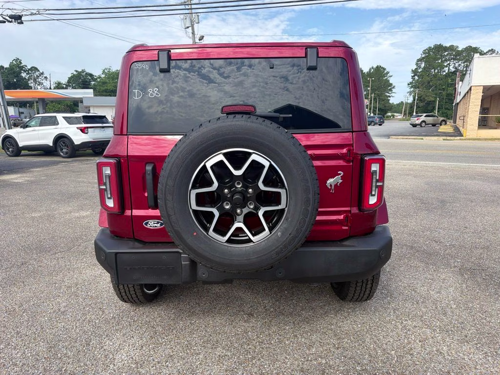 2026 Ruby Red Metallic Tinted Clearcoat Ford Bronco Outer Banks 4X4 SUV