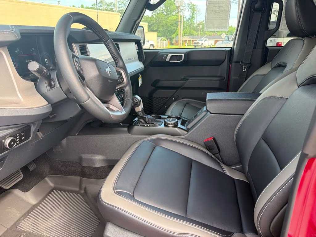 2026 Ruby Red Metallic Tinted Clearcoat Ford Bronco Outer Banks 4X4 SUV
