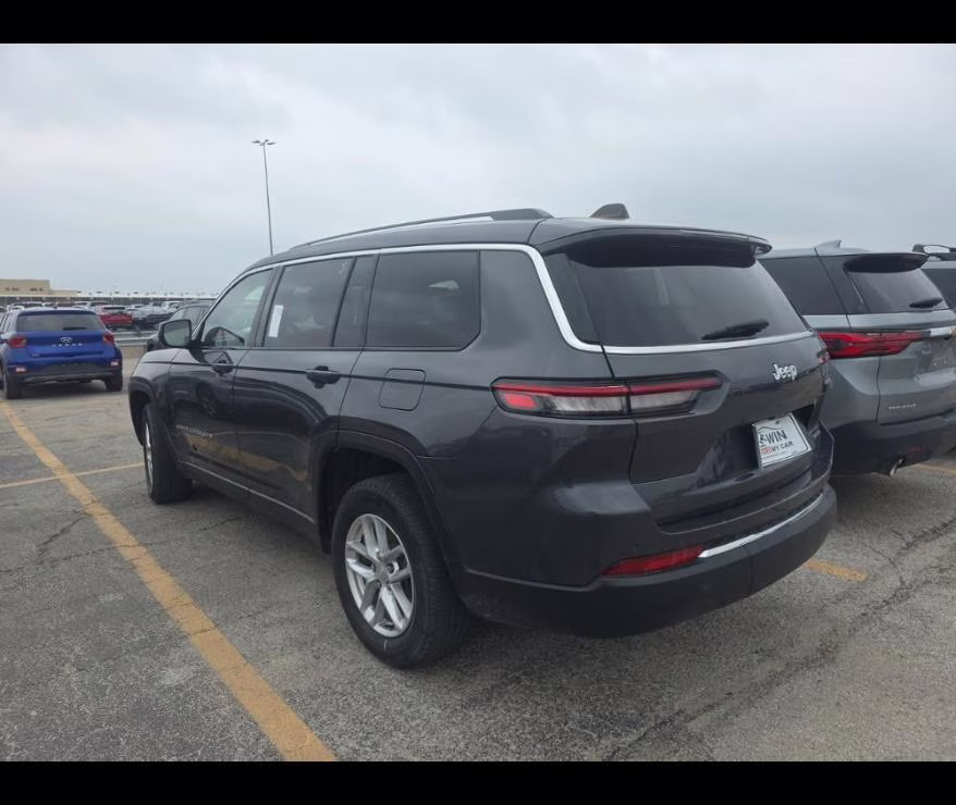 2023 Baltic Gray Metallic Clearcoat Jeep Grand Cherokee L Laredo RWD SUV