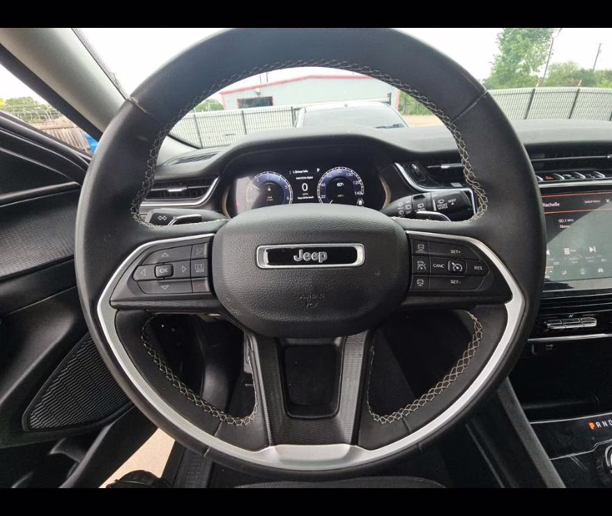 2023 Baltic Gray Metallic Clearcoat Jeep Grand Cherokee L Laredo RWD SUV