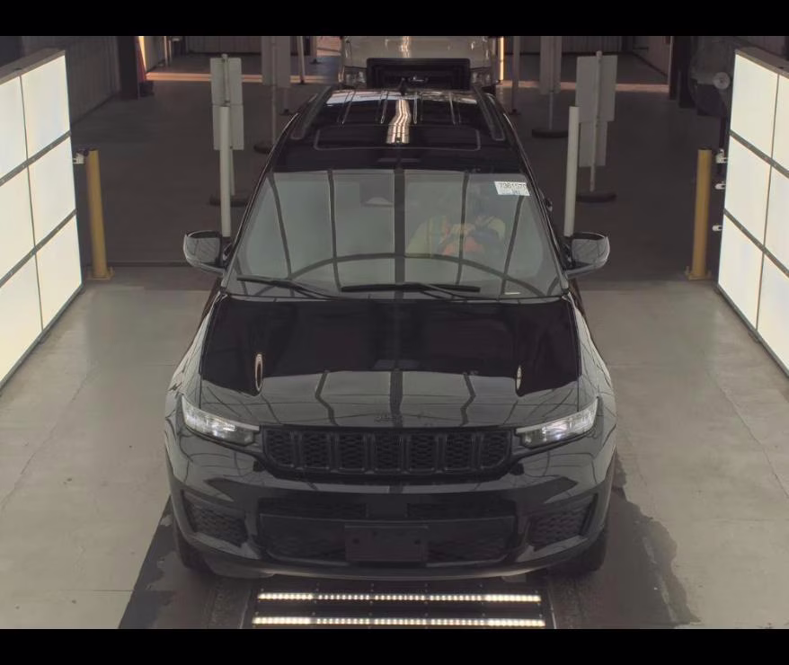 2023 Diamond Black Crystal Pearlcoat Jeep Grand Cherokee L Altitude 4X4 SUV
