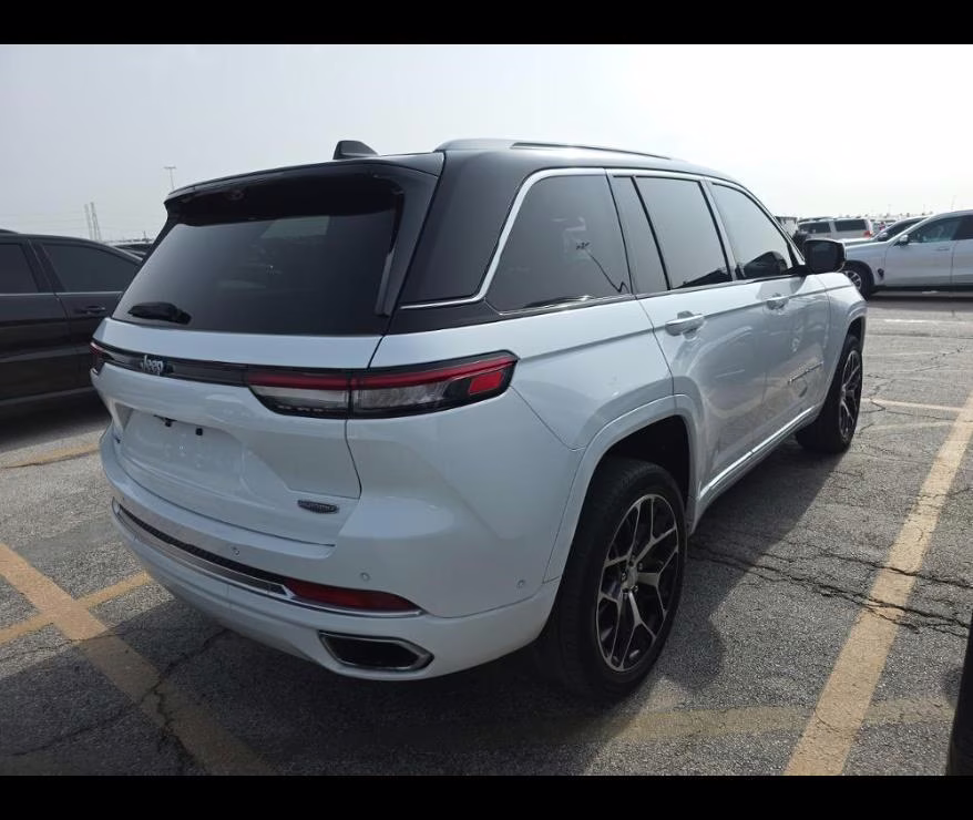 2022 Bright White Clearcoat Jeep Grand Cherokee 4xe Summit Reserve 4X4 SUV