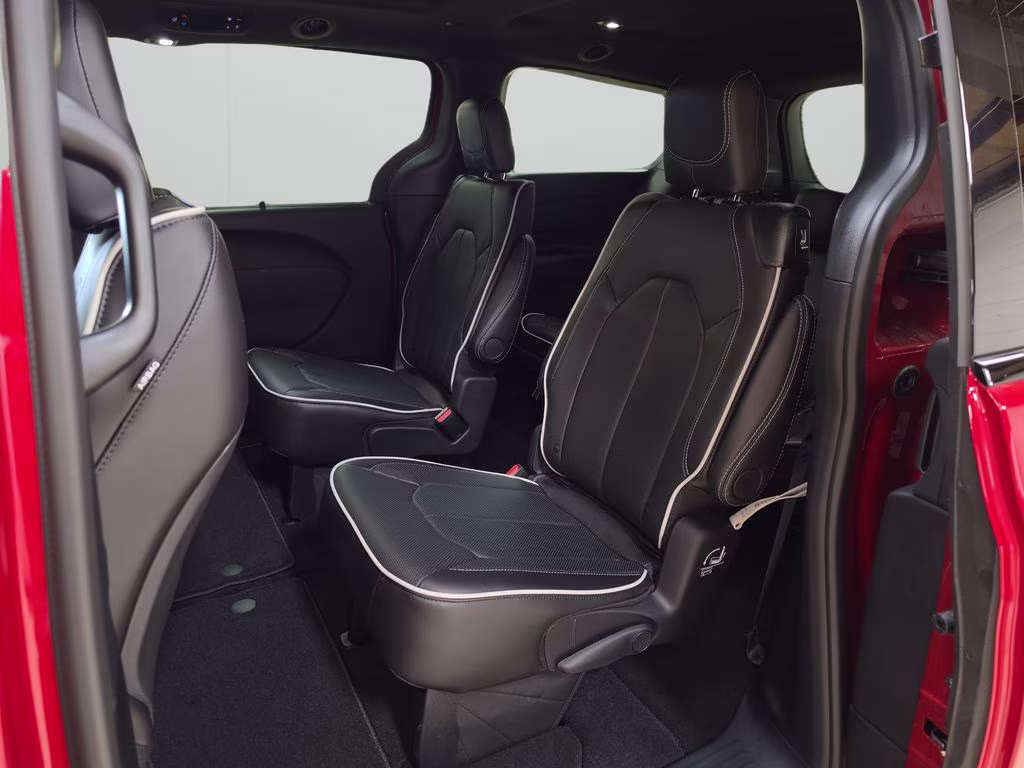 2027 Red Hot Pearlcoat Chrysler Pacifica Limited AWD Van