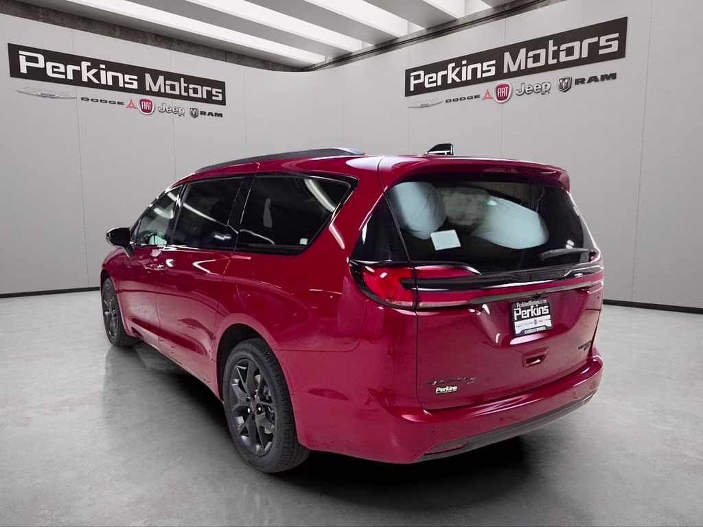 2027 Red Hot Pearlcoat Chrysler Pacifica Limited AWD Van