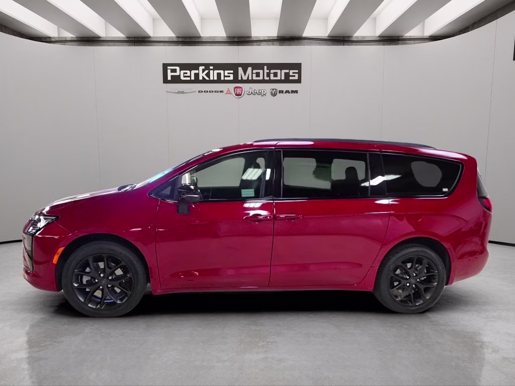 2027 Red Hot Pearlcoat Chrysler Pacifica Limited AWD Van