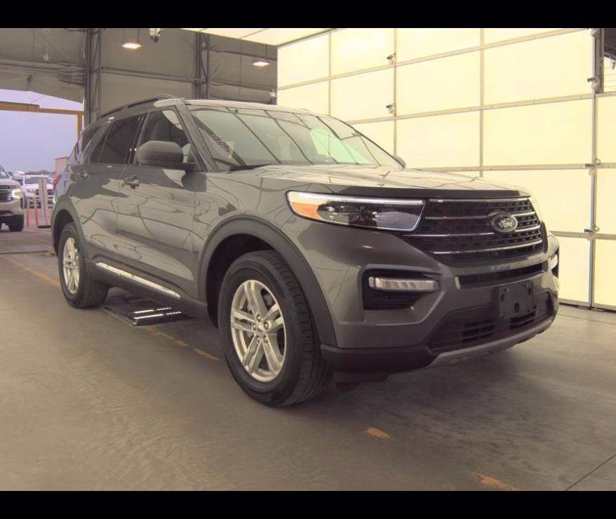 2022 Carbonized Gray Metallic Ford Explorer XLT 4X4 SUV