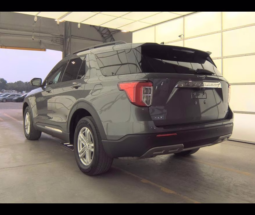 2022 Carbonized Gray Metallic Ford Explorer XLT 4X4 SUV