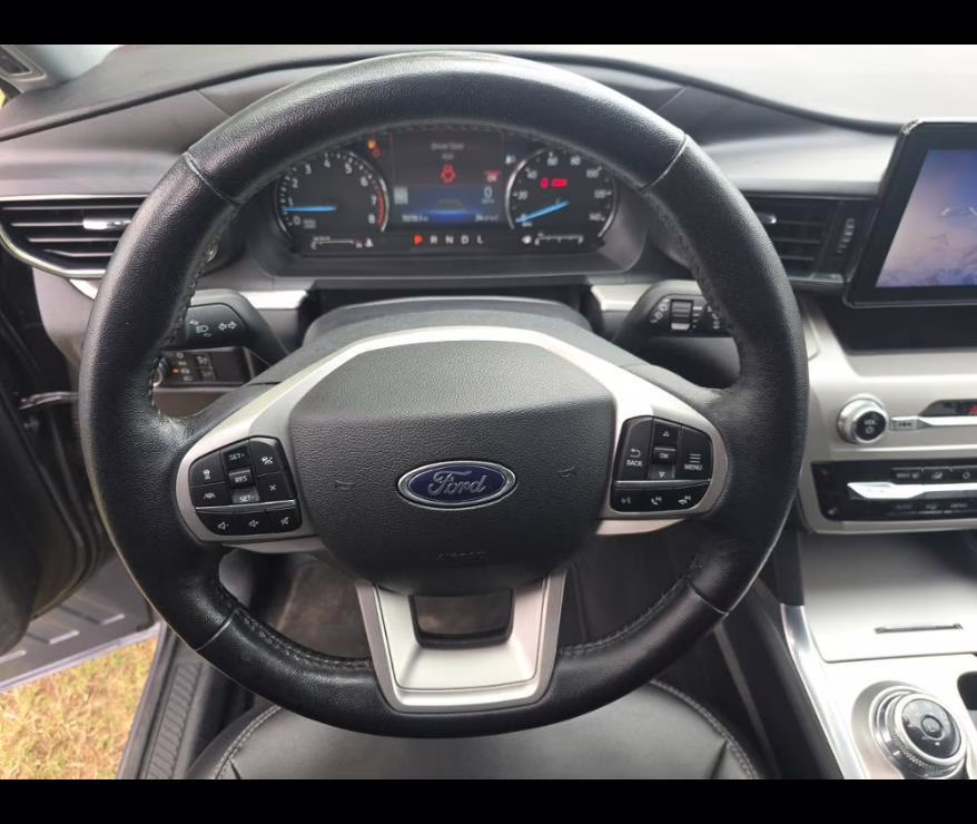 2022 Carbonized Gray Metallic Ford Explorer XLT 4X4 SUV