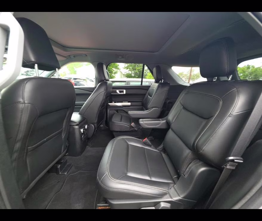 2022 Carbonized Gray Metallic Ford Explorer XLT 4X4 SUV