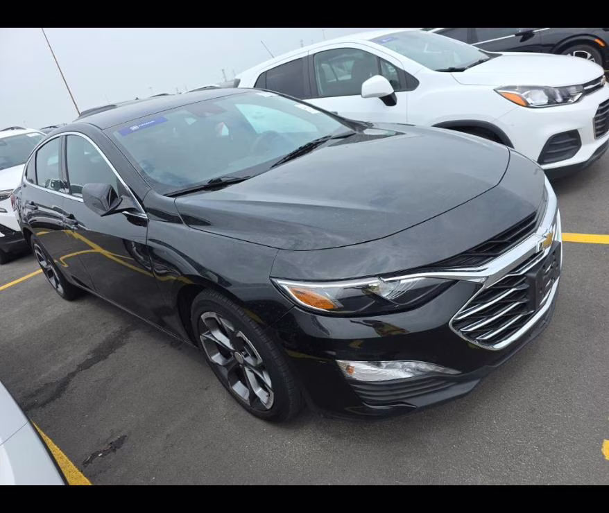 2022 Mosaic Black Metallic Chevrolet Malibu LT FWD Sedan