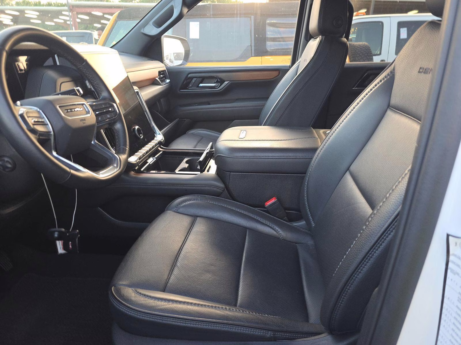 2025 Summit White GMC Yukon Denali 4X4 SUV