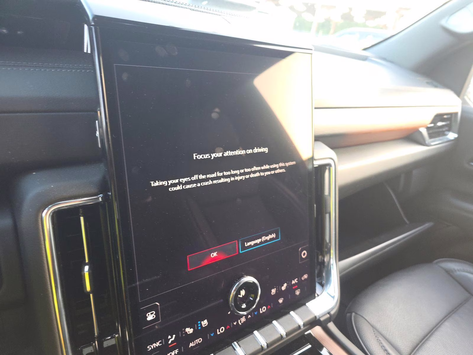 2025 Summit White GMC Yukon Denali 4X4 SUV