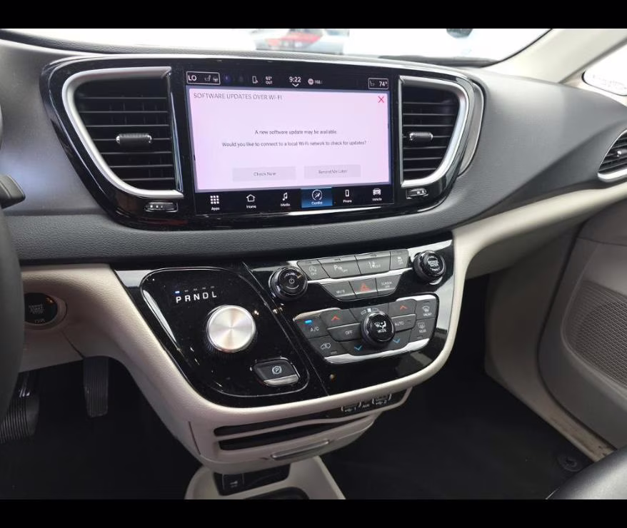 2023 Granite Crystal Metallic Clearcoat Chrysler Pacifica Touring L FWD Van