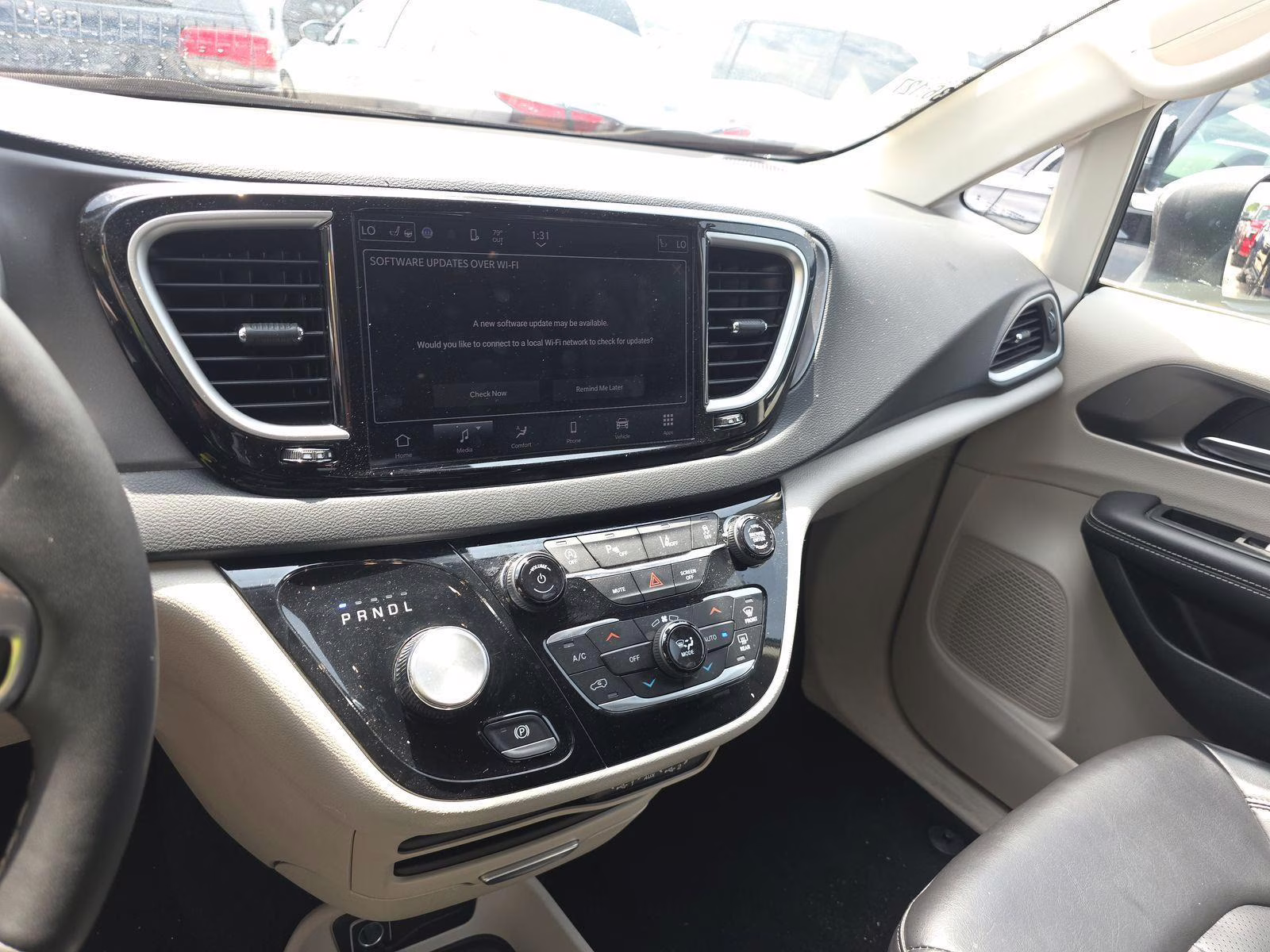 2023 Granite Crystal Metallic Clearcoat Chrysler Pacifica Touring L FWD Van