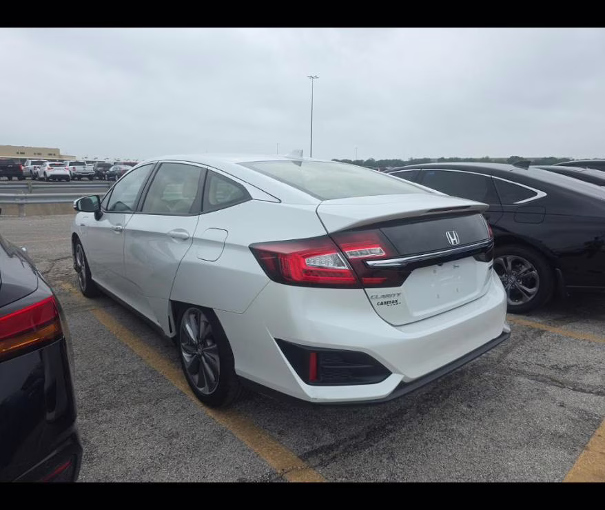 2018 Platinum White Pearl Honda Clarity Plug-In Hybrid SEDAN FWD Sedan