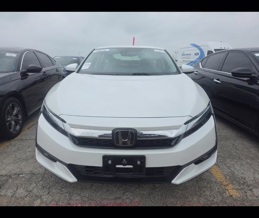 2018 Platinum White Pearl Honda Clarity Plug-In Hybrid SEDAN FWD Sedan