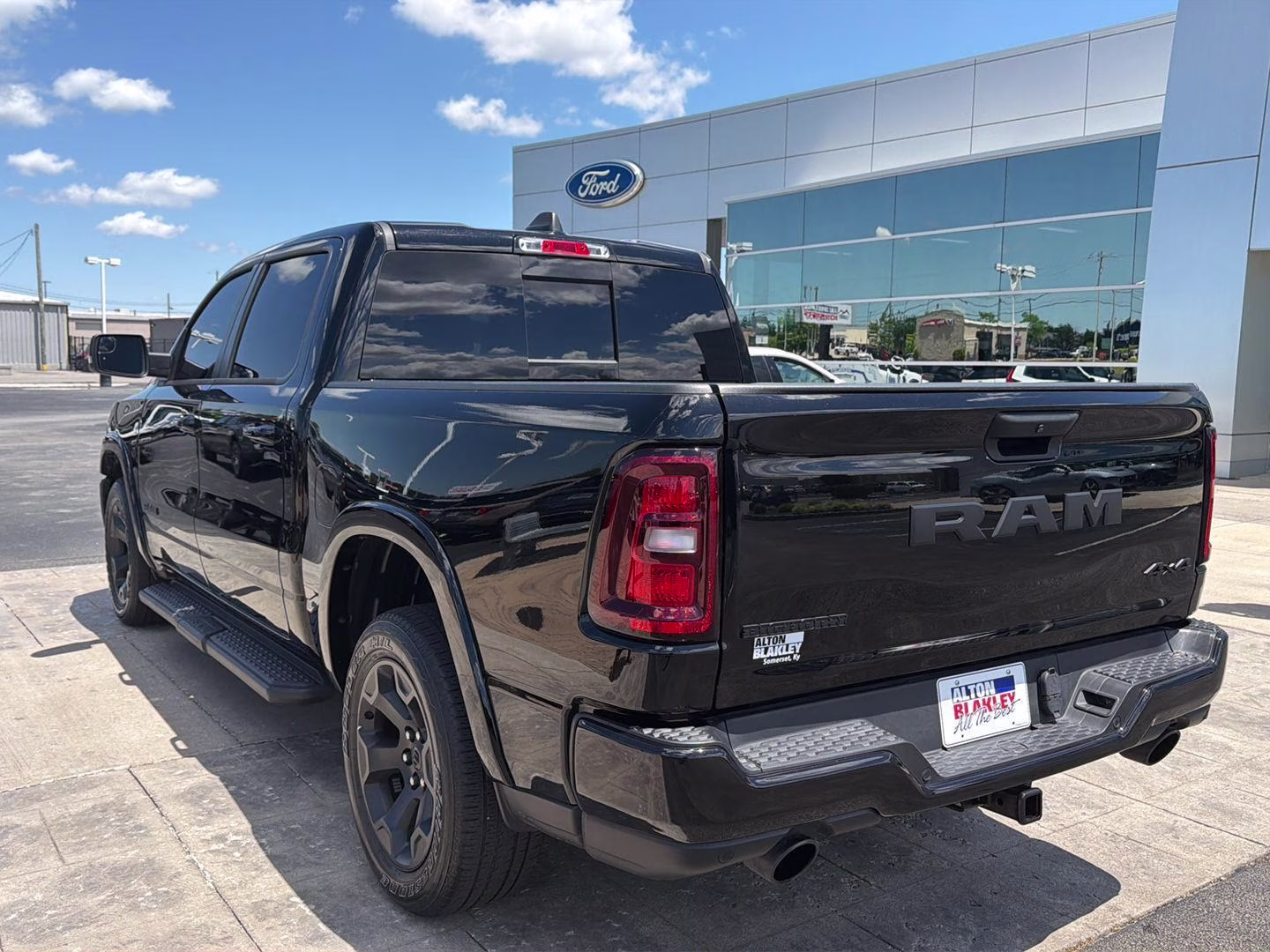 2025 Diamond Black Crystal Pearlcoat Ram 1500 Big Horn 4X4 Truck