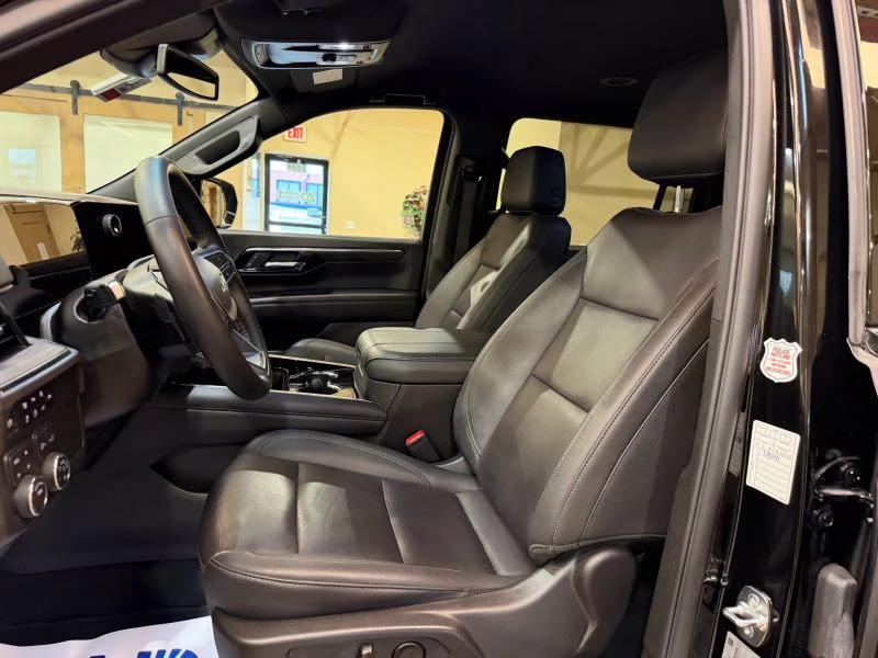 2025 Chevrolet Suburban Z71 Sport Utility 4D 4X4