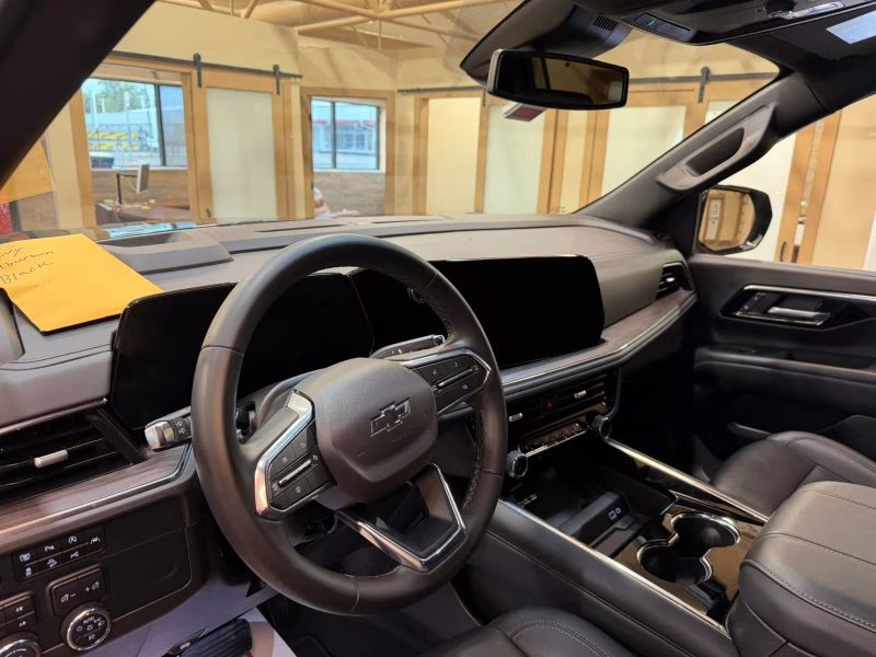 2025 Chevrolet Suburban Z71 Sport Utility 4D 4X4