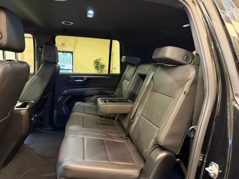 2025 Chevrolet Suburban Z71 Sport Utility 4D 4X4